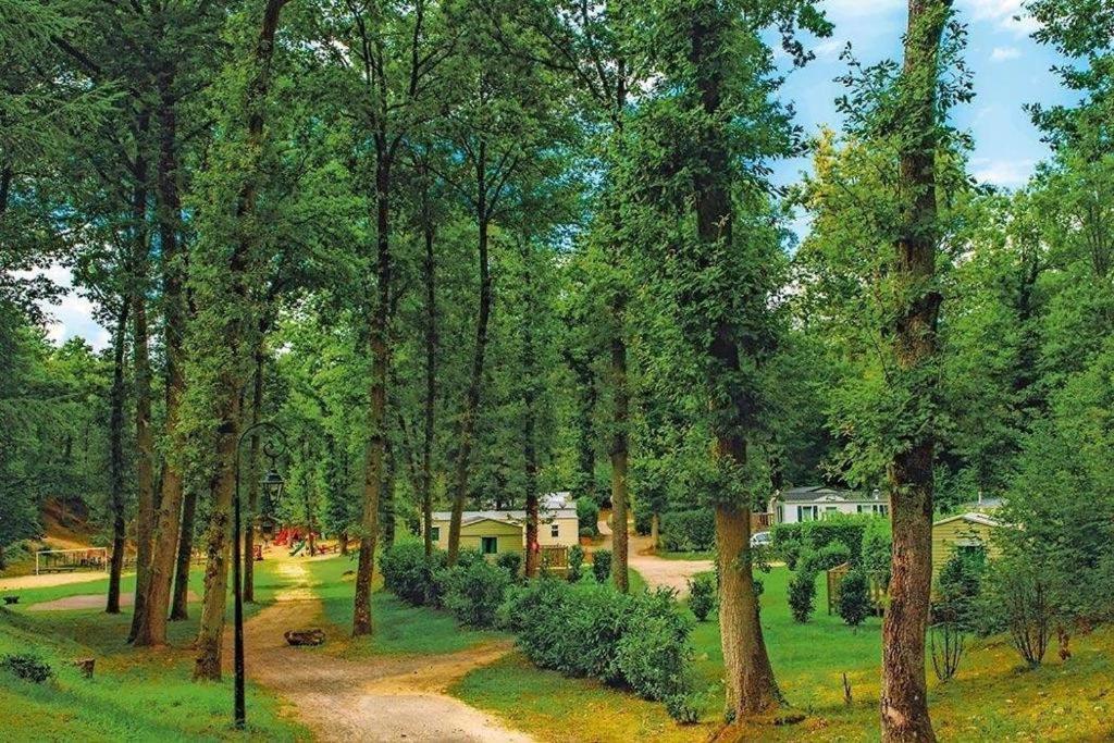 Mobil-home Au Parc Des Roches Campsite *